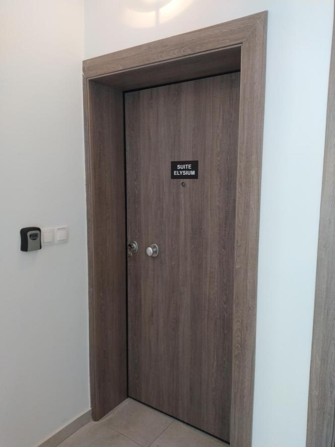 Suite Elysium Nikiana Ngoại thất bức ảnh